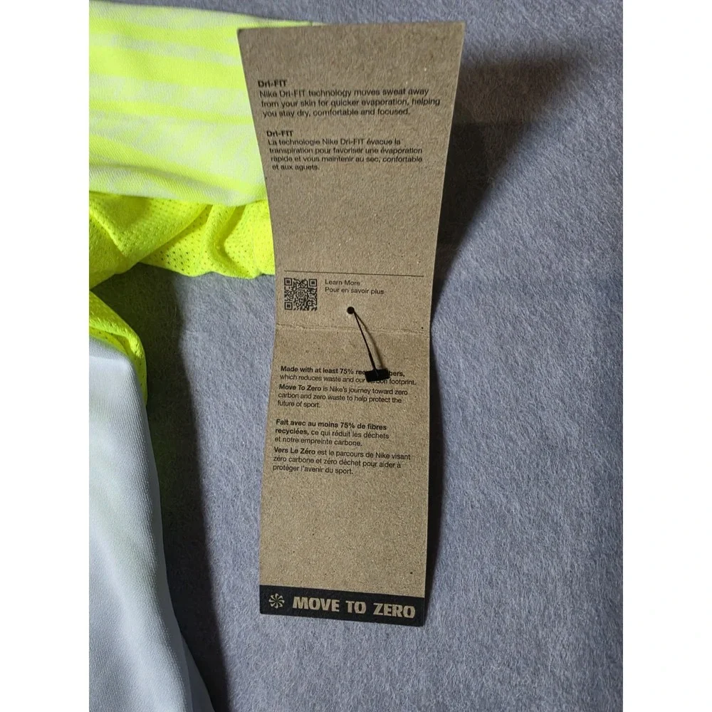 Nike Dri-FIT Strike Women Soccer Top Platinum DX0517-043 Size Small NWT NEW